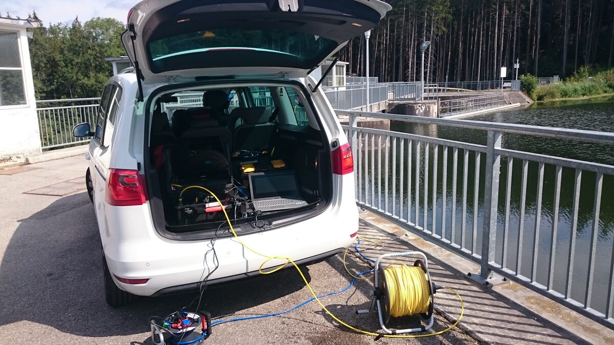 Suwabo Einsatzfahrzeug an Wasserkraftwerk